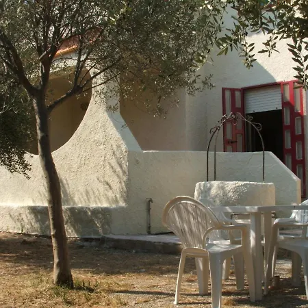 Residence Cuba Alloggi Per Turismo Fontane Bianche Exterior photo